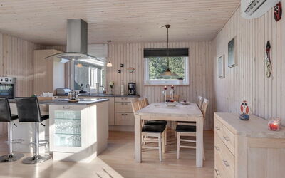 Mikko - 2.2Km from the Sea