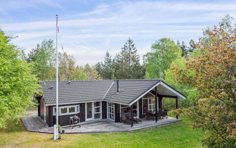 Hejdi - 350M from the Sea: Roof, House, Home, Cottage, Door, Siding, Deck, Porch, Plank, Hardwood