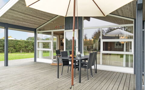 Tayler - 1.8Km from the Sea: Cottage, Shed, Hut, Farmhouse, Prairie, Shack, Barn, Log Cabin, Garden Buildings