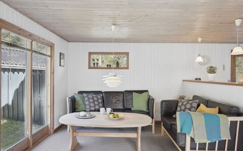 Ketildor - 100M from the Sea: Cottage, Shed, Hut, Farmhouse, Prairie, Shack, Barn, Log Cabin, Garden Buildings