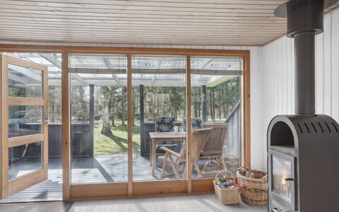 Ketildor - 100M from the Sea: Cottage, Shed, Hut, Farmhouse, Prairie, Shack, Barn, Log Cabin, Garden Buildings
