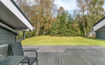 Erhardt - 800M from the Sea