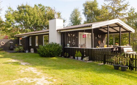 Ditleif - 400M from the Sea: Wood, Wood Stain, Plank, Hardwood, Cottage, Deck, Siding, Shade, Wood Flooring, Garden Buildings