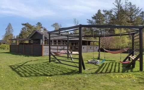 Matz - 350M from the Sea: Wood, Land Lot, Shade, Backyard, Yard, Lawn, Garden, Outdoor Structure, Garden Buildings, Fence