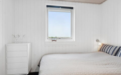 Mumme - 100M from the Sea: Wood, Ceiling, Bedroom, Interior Design, Floor, Flooring, Bed Sheet, Bed, Bedding, Room
