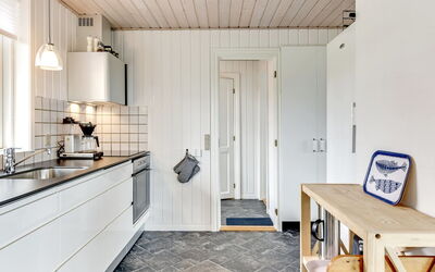 Mumme - 100M from the Sea