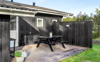 Rosmarie - 600M from the Sea
