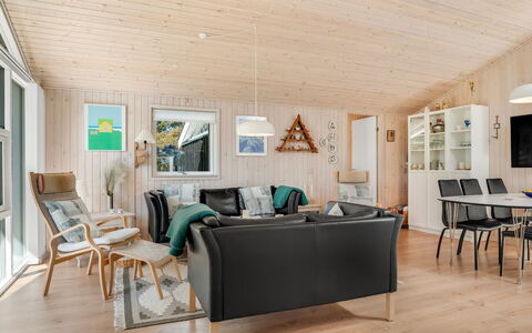 Delco - 200M from the Sea: Wood, Furniture, Home, Interior Design, Wood Flooring, Ceiling, Living Room, Hardwood, Room, Plank