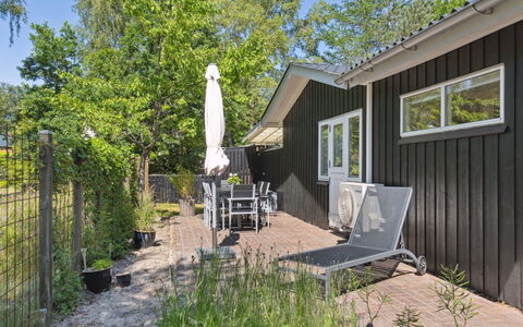 Kajo - 800M from the Sea: House, Roof, Home, Cottage, Shed, Garden Buildings, Siding, Yard, Log Cabin, Hut