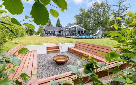 Herta - 700M from the Sea: Wood, Home, Porch, Deck, Hardwood, Roof, Wood Stain, Wood Flooring, Eco Hotel
