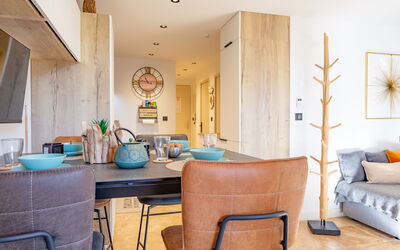 Accommodation:&nbsp;Les Coteaux de la Nartelle 180.30