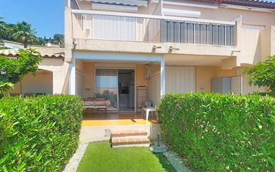Accommodation:&nbsp;Les Coteaux de la Nartelle 180.36