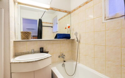 Accommodation:&nbsp;Les Coteaux de la Nartelle 180.26