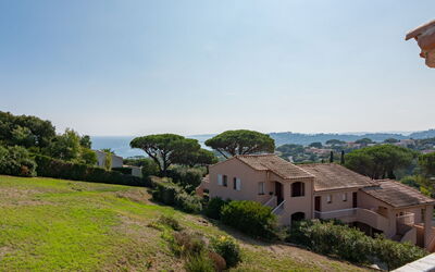 Accommodation:&nbsp;Les Coteaux de la Nartelle 180.34