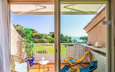 Accommodation:&nbsp;Les Coteaux de la Nartelle 180.34