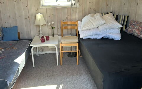 Jyde - 1.5Km from the Sea: Flooring, Furniture, Floor, Wood, Interior Design, Bedroom, Room, Bed, Ceiling, Bed Sheet