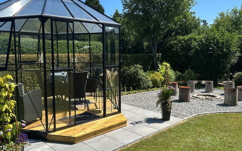 Jyde - 1.5Km from the Sea: Garden, Gazebo, Outdoor Structure, Shade, Pavilion, Yard, Landscaping, Design, Botanical Garden, Garden Buildings
