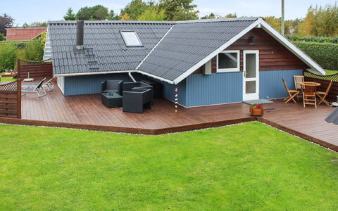 Jyde - 1.5Km from the Sea: Roof, Garden, Shade, Cottage, Lawn, Deck, Yard, Hardwood, Wood Stain, Patio