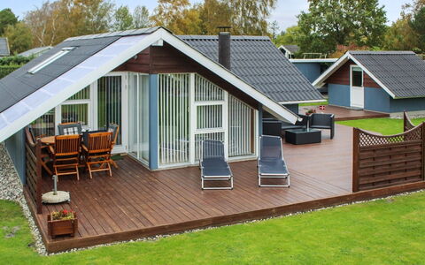 Jyde - 1.5Km from the Sea: Roof, Home, Shade, Hardwood, Cottage, Deck, Garden, Yard, Wood Stain, Design