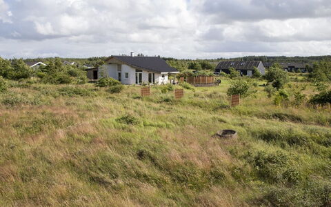 Ullvi - 3.8Km from the Sea: Residential Area, Roof, Suburb, Driveway, Estate, Chimney