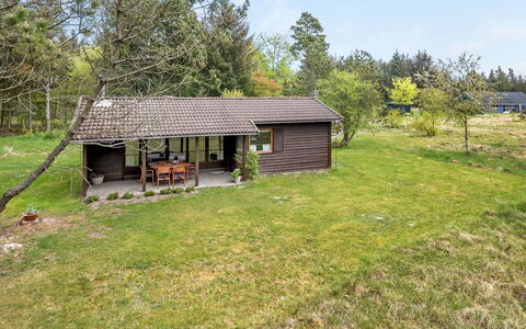 Carina - 5Km from the Sea: Residential Area, Roof, Suburb, Driveway, Estate, Chimney