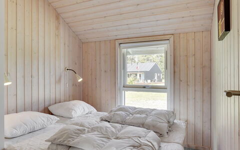 Richard - 4Km from the Sea: Wood, Bedroom, Ceiling, Floor, Bed, Flooring, Bed Sheet, Bedding, Plank, Hardwood