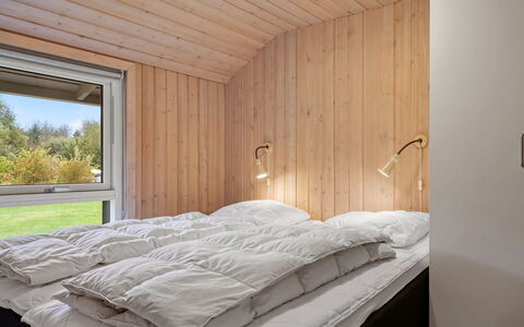 Richard - 4Km from the Sea: Bed, Bedroom, Bed Sheet, Wood, Bedding, Ceiling, Interior Design, Flooring, Floor, Bed Frame