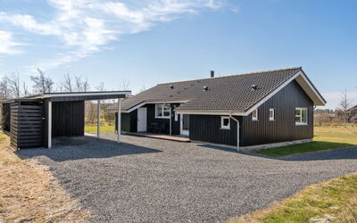 Dorithea - 3.5Km from the Sea