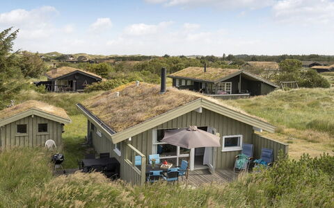 Syni - 500M from the Sea: Wood, Roof, Architecture, Home, House, Cottage, Siding, Hardwood, Slope, Estate