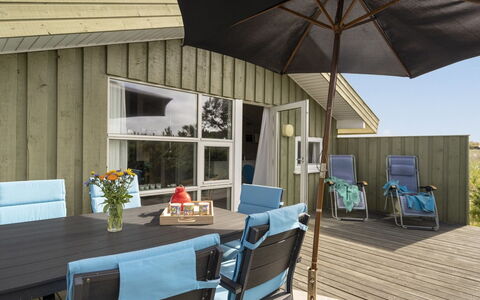 Syni - 500M from the Sea: Wood, Roof, Architecture, Home, House, Cottage, Siding, Hardwood, Slope, Estate