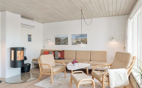 Ara - 700M from the Sea: Grass, House, Roof, Home, Cottage, Shrub, Land Lot, Rural Area, Farmhouse, Groundcover