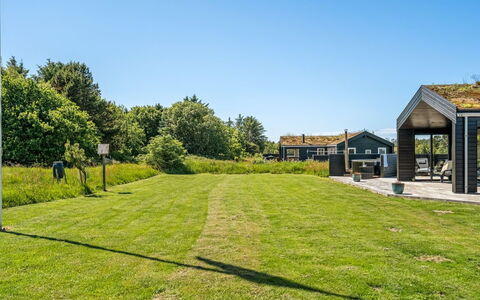 Dyke - 1.5Km from the Sea: Land Lot, Home, Cottage, Lawn, Garden, Estate, Shade, Meadow, Landscaping, Garden Buildings