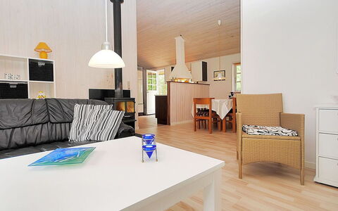 Gesina - 600M to the Fjord: Roof, House, Land Lot, Home, Cottage, Estate, Garden Buildings, Shade, Log Cabin, Landscaping