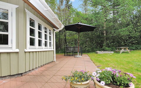Gesina - 600M to the Fjord: Roof, House, Land Lot, Home, Cottage, Estate, Garden Buildings, Shade, Log Cabin, Landscaping