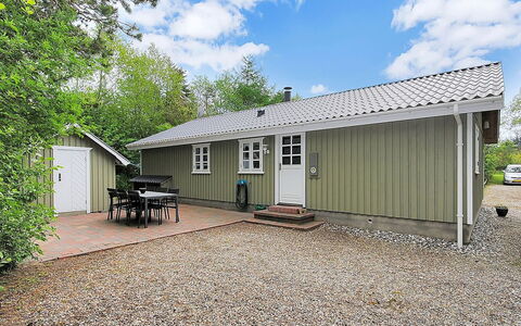 Gesina - 600M to the Fjord: Roof, House, Land Lot, Home, Cottage, Estate, Garden Buildings, Shade, Log Cabin, Landscaping