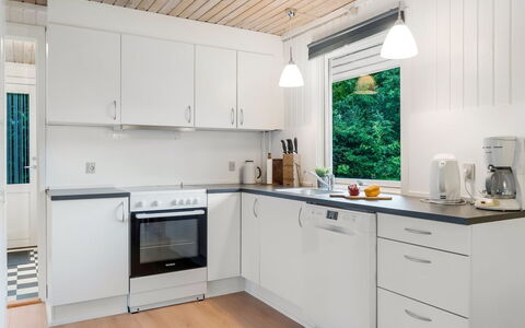 Soraya - 700M to the Fjord: Kitchen, Kitchen Appliance, Countertop, Interior Design, Flooring, Major Appliance, Wood, Cabinetry, Furniture, Ceiling