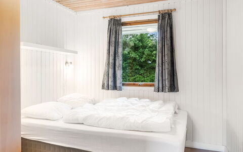 Soraya - 700M to the Fjord: Wood, Bedroom, Bed, Interior Design, Flooring, Floor, Bed Sheet, Bedding, Ceiling, Linens