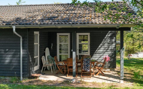 Marlien - 1Km to the Fjord: Blue, Shrub, Cottage, Groundcover, Garden, Estate, Shade, Landscaping, Farmhouse, Eco Hotel
