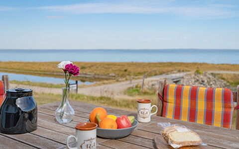 Yorrick - 50M to the Fjord: Wood, Roof, House, Cottage, Door, Home, Siding, Land Lot, Garden Buildings, Shed