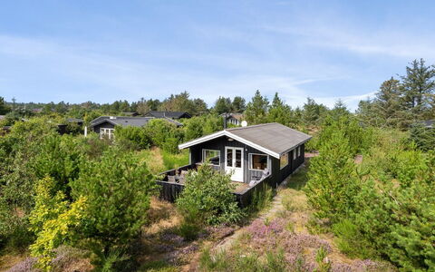 Asmo - 350M from the Sea: Blue, Shrub, Cottage, Groundcover, Garden, Estate, Shade, Landscaping, Farmhouse, Eco Hotel
