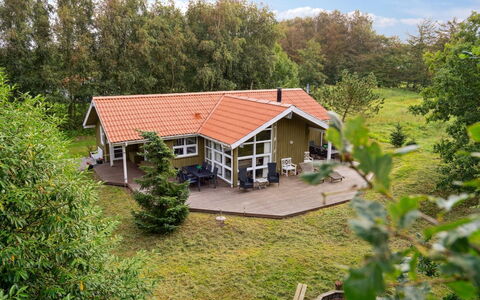 Karitte - 5Km from the Sea: Blue, Shrub, Cottage, Groundcover, Garden, Estate, Shade, Landscaping, Farmhouse, Eco Hotel