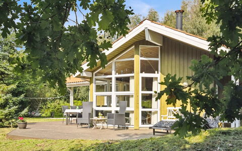 Karitte - 5Km from the Sea: Blue, Shrub, Cottage, Groundcover, Garden, Estate, Shade, Landscaping, Farmhouse, Eco Hotel