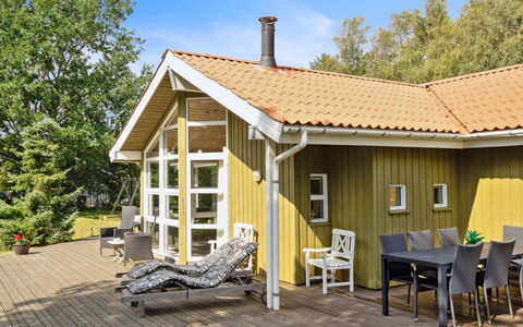 Karitte - 5Km from the Sea: Blue, Shrub, Cottage, Groundcover, Garden, Estate, Shade, Landscaping, Farmhouse, Eco Hotel