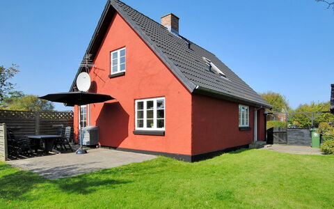 Indi - 400M from the Sea: Blue, Shrub, Cottage, Groundcover, Garden, Estate, Shade, Landscaping, Farmhouse, Eco Hotel