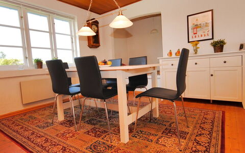 Indi - 400M from the Sea: Blue, Shrub, Cottage, Groundcover, Garden, Estate, Shade, Landscaping, Farmhouse, Eco Hotel