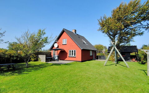 Indi - 400M from the Sea: Blue, Shrub, Cottage, Groundcover, Garden, Estate, Shade, Landscaping, Farmhouse, Eco Hotel