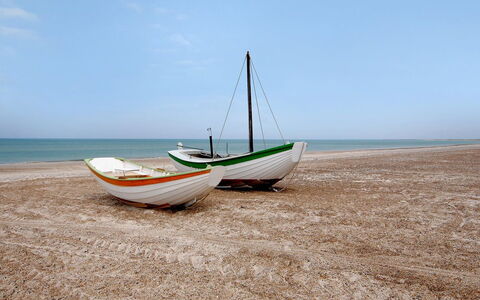 Indi - 400M from the Sea: Blue, Shrub, Cottage, Groundcover, Garden, Estate, Shade, Landscaping, Farmhouse, Eco Hotel