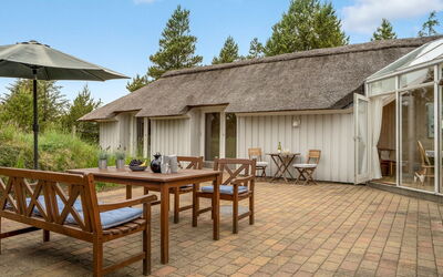 Gunnie - 1.1Km from the Sea