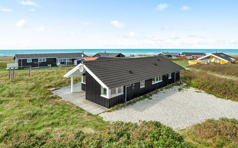 Esma - 150M from the Sea: Cottage, Hut
