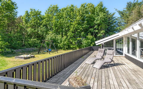 Harriet - 800M from the Sea: Wood, Composite Material, Hardwood, Plank, Deck, Shade, Porch, Design, Walkway, Boardwalk